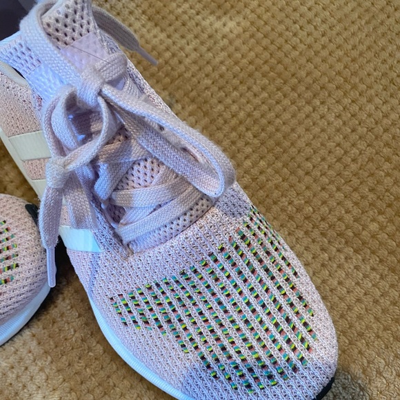 Adidas Women's Swift Run Casual Running Shoes Sz 6.5.  Worn once - Picture 6 of 9